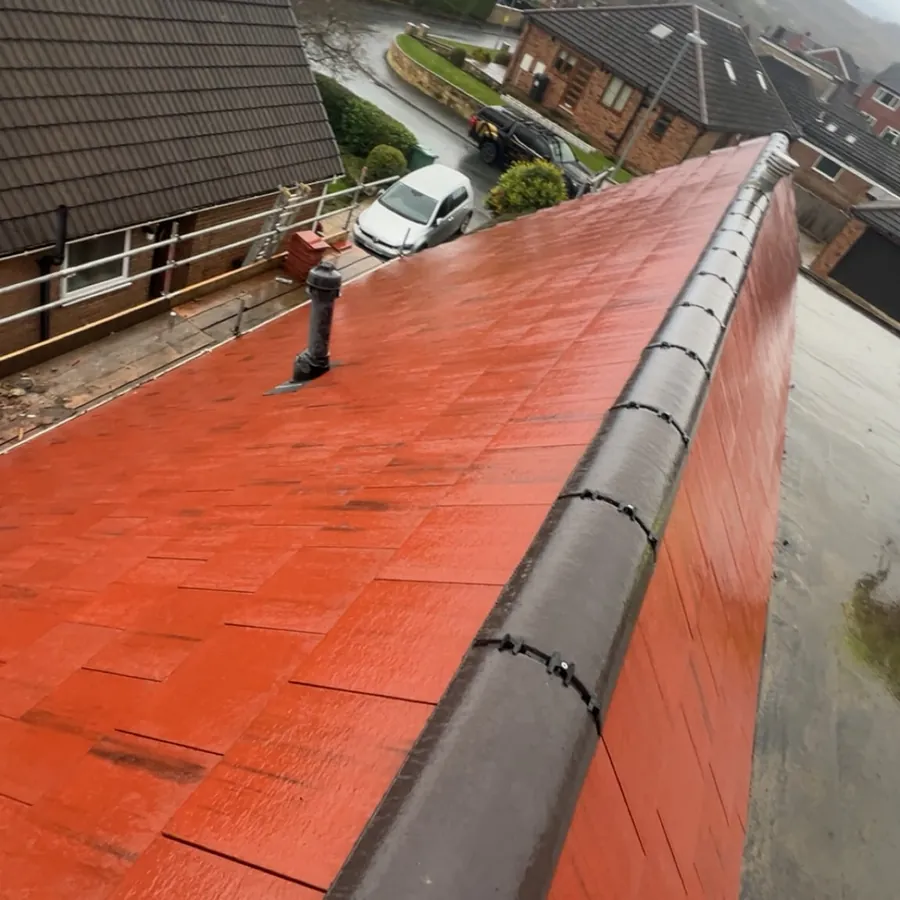 New red tiles finished with a dry ridge