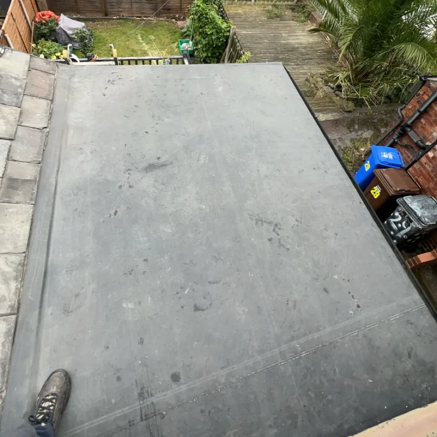 New flat roof on a rear extension